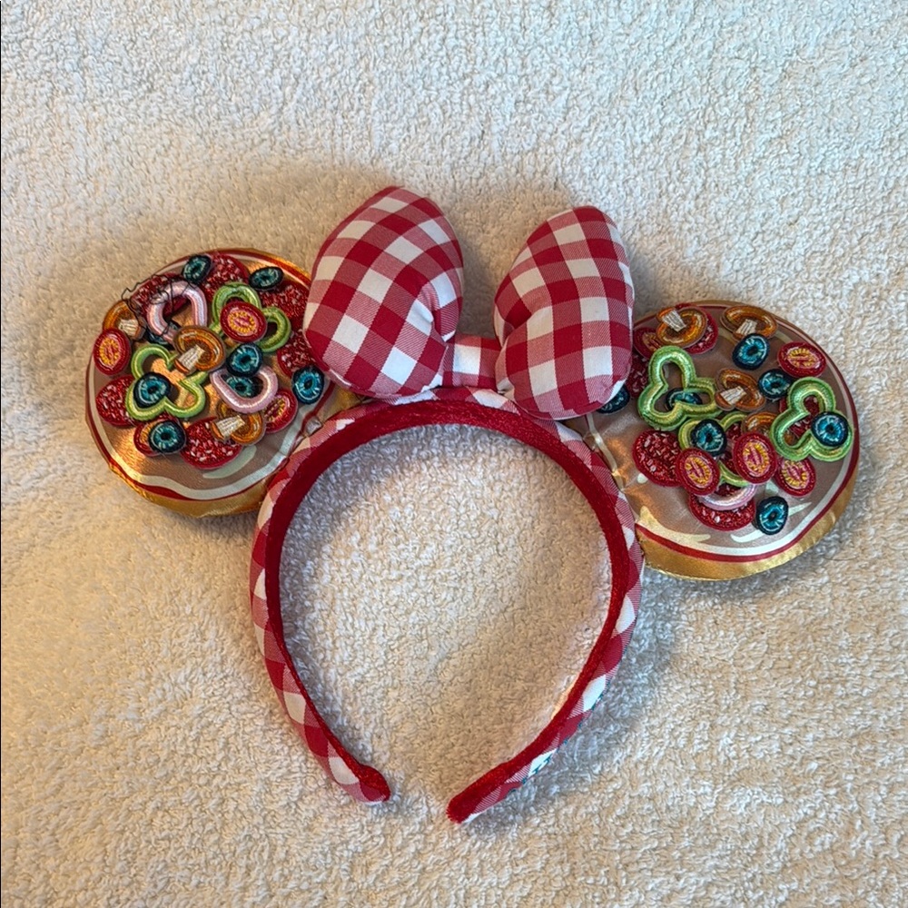 Disney pizza Minnie ears